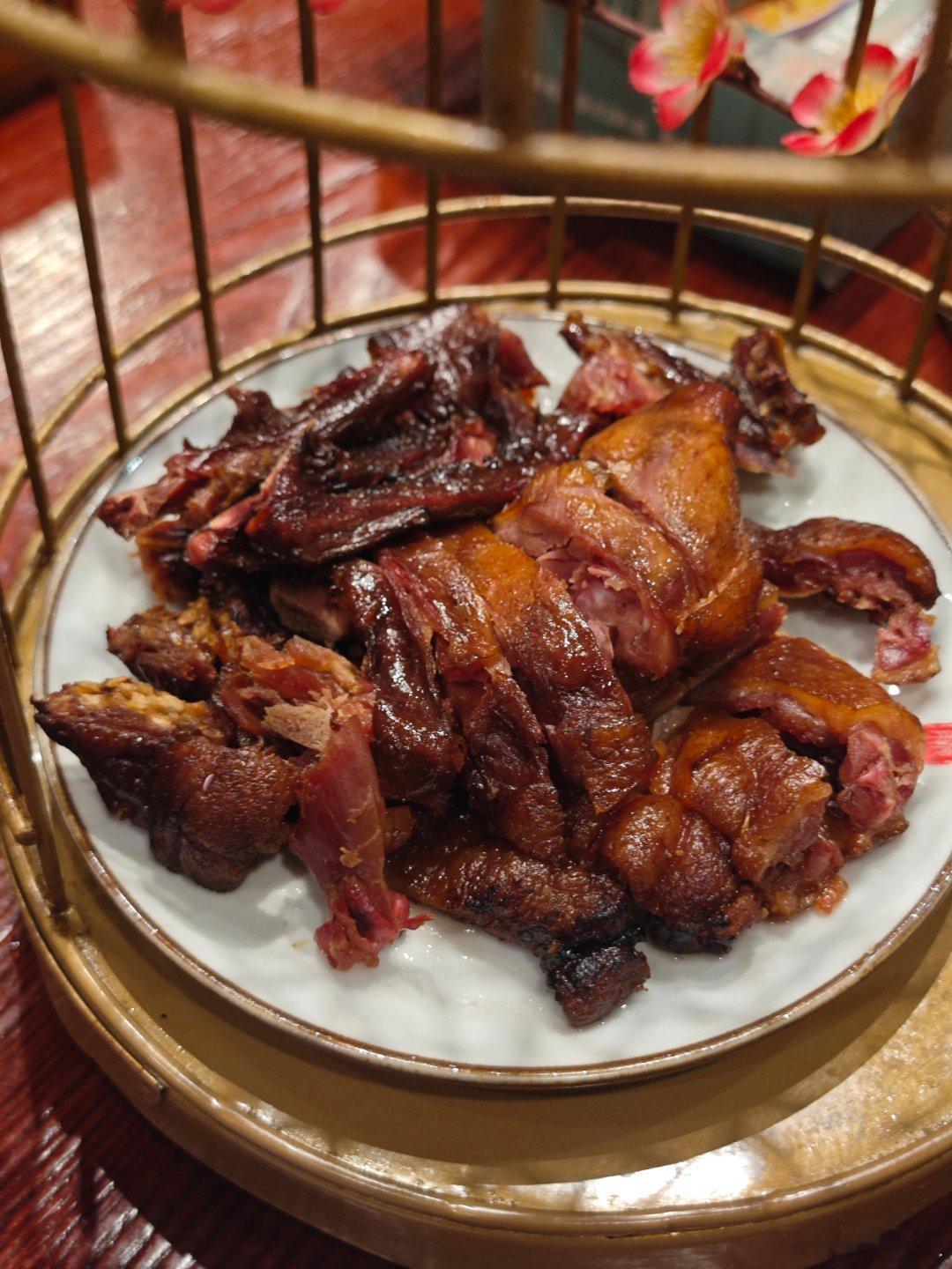 "每个人应该自己救自己，就是忠实自己的感觉，认真做每一件事，不要烦，不要放弃，不
