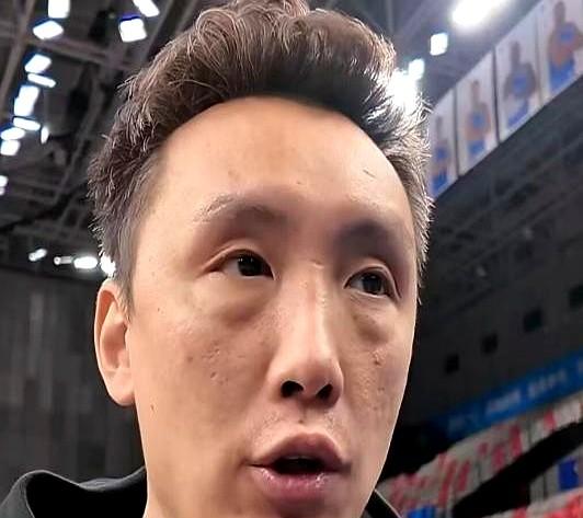 CBA新秀庞峥麟，本赛季场均16分5助攻，三分命中率36%，连拿月最佳新秀，甚至