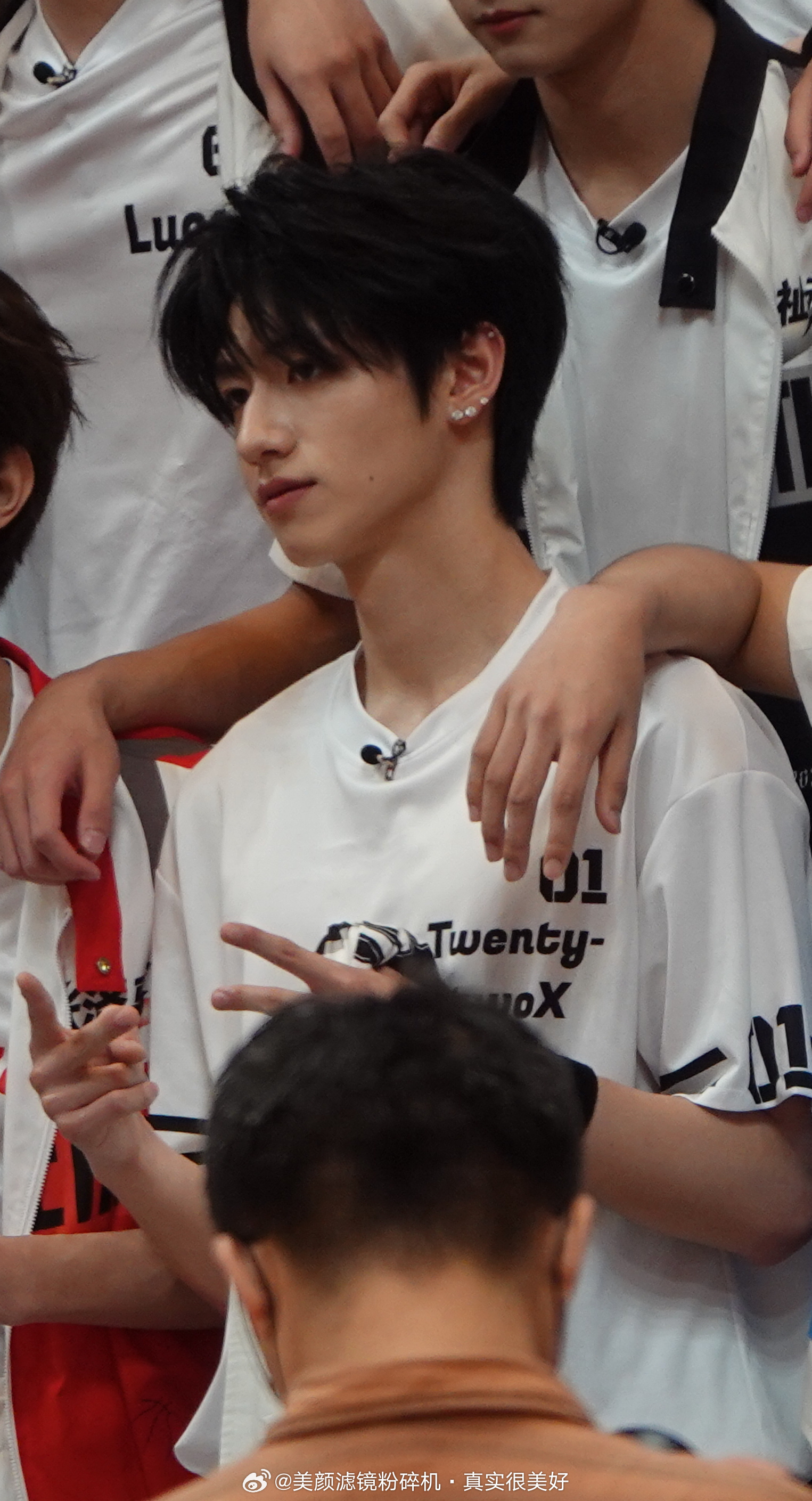TOP登陆少年组合朱志鑫、张泽禹、张极、左航、苏新皓夏日运动会饭拍生图（稿主自摄