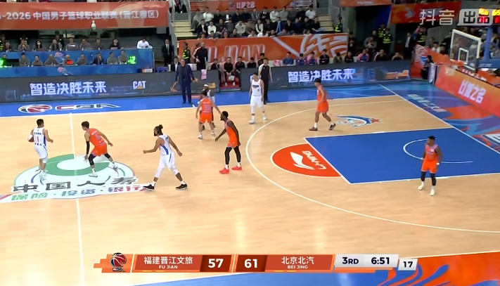 福建这个主场是有点说法的，好几年了，每年都要给首钢队制造点麻烦。福建男篮vs北京