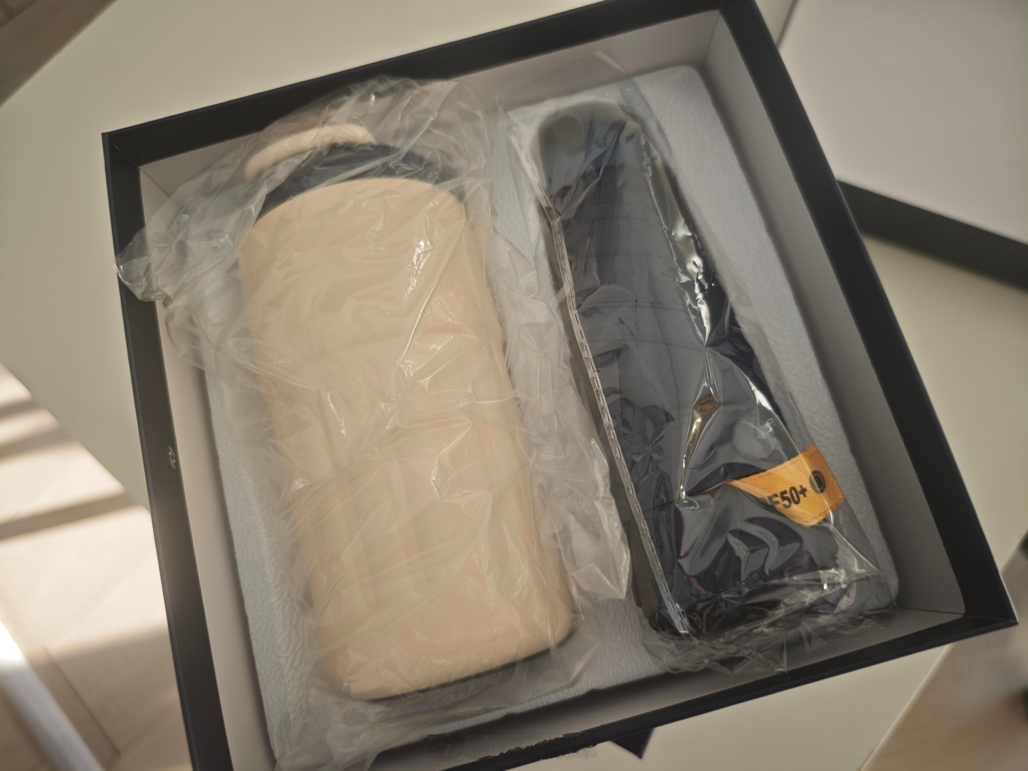 也别随便相信会有圣诞老人，还不如信我，关注+评论就行，冬天就得多喝热的，保温杯安