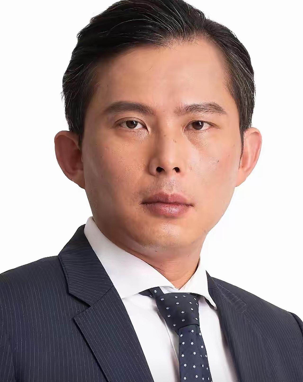 黄国昌彻底翻车！与日本办公桌合影遭群嘲，岳父大陆经商更打脸
不装了！黄国昌人设彻