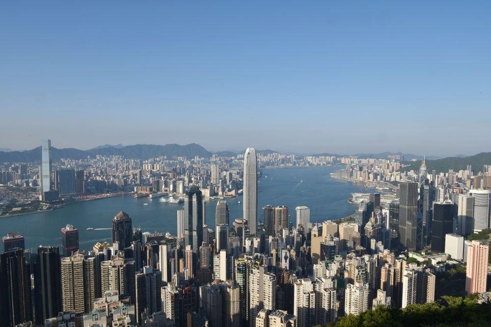 香港特区政府：2025年全年有4990万人次旅客访港，超出估算，其中74%是内地