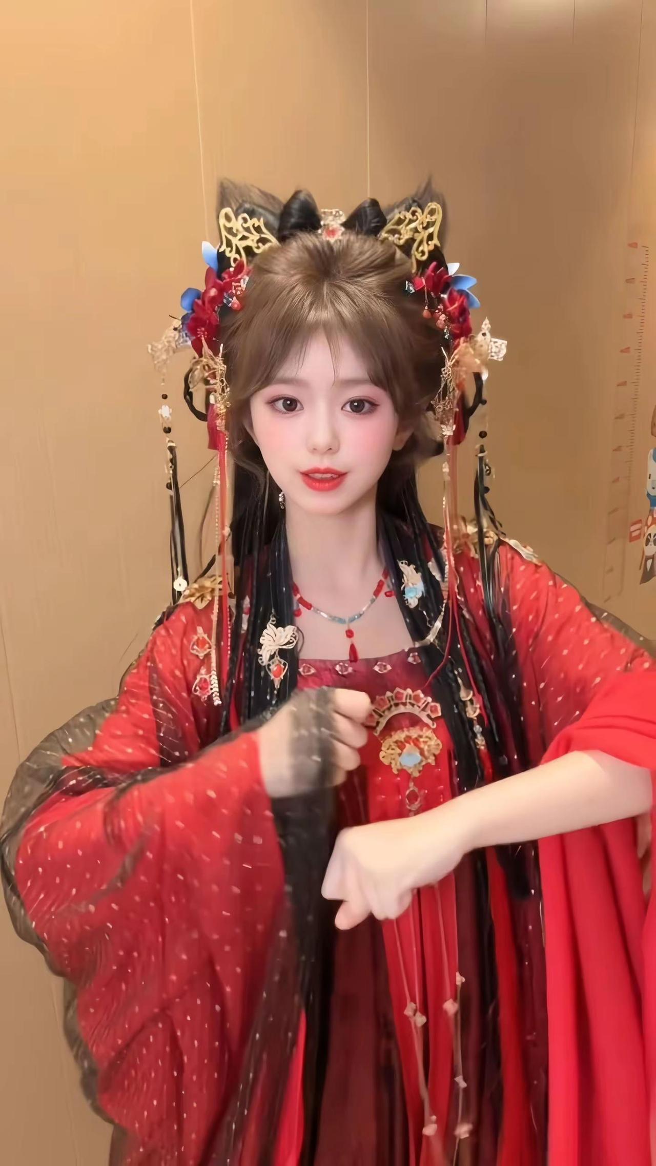 ✨今天是小狐狸呀～🦊 红裙转圈圈好灵动！发饰叮当作响超爱！汉服妆造 汉服之美在