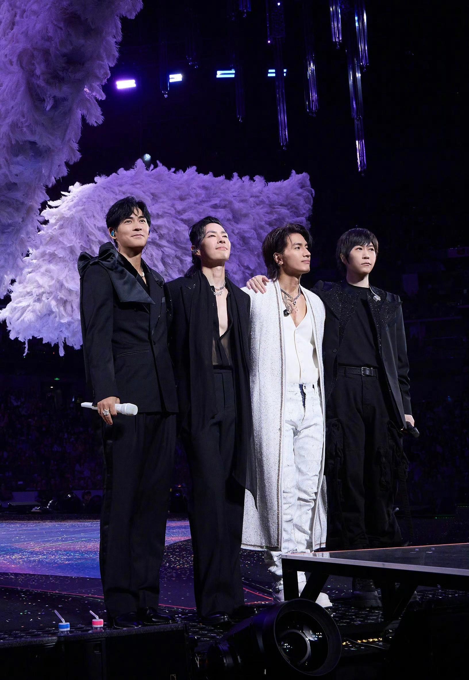 朱孝天批评F4歌曲难听消费情怀 请言承旭、周渝民、吴建豪F3继续大开特开演唱会，