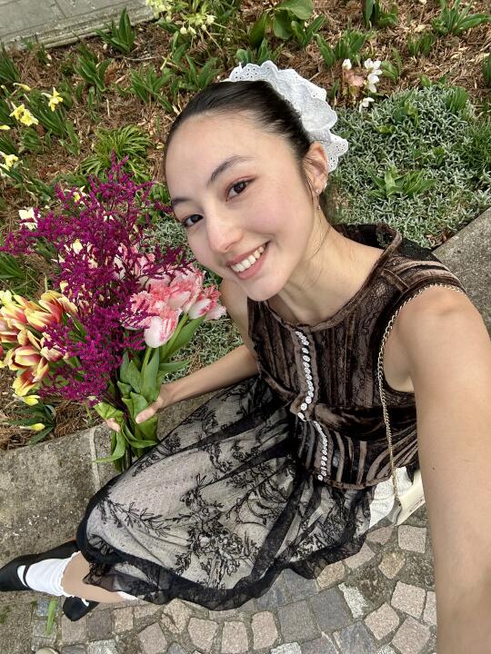 法国人买花：“谢谢但我不要包装纸”💐