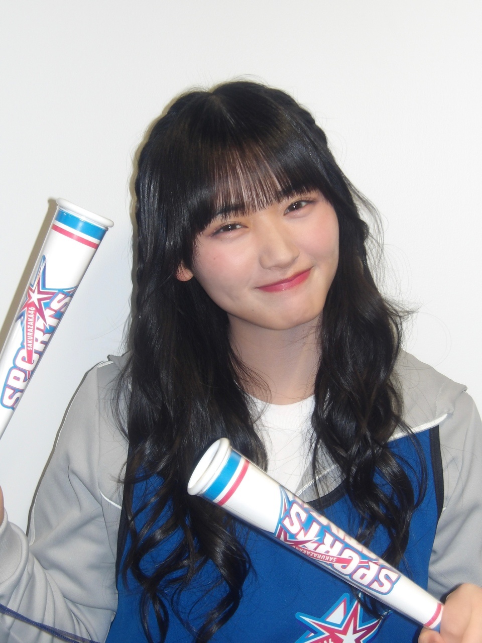 山崎天「新制服です🤍　中のワンピースも可愛いんだよ〜！　スポーツフェスティバル