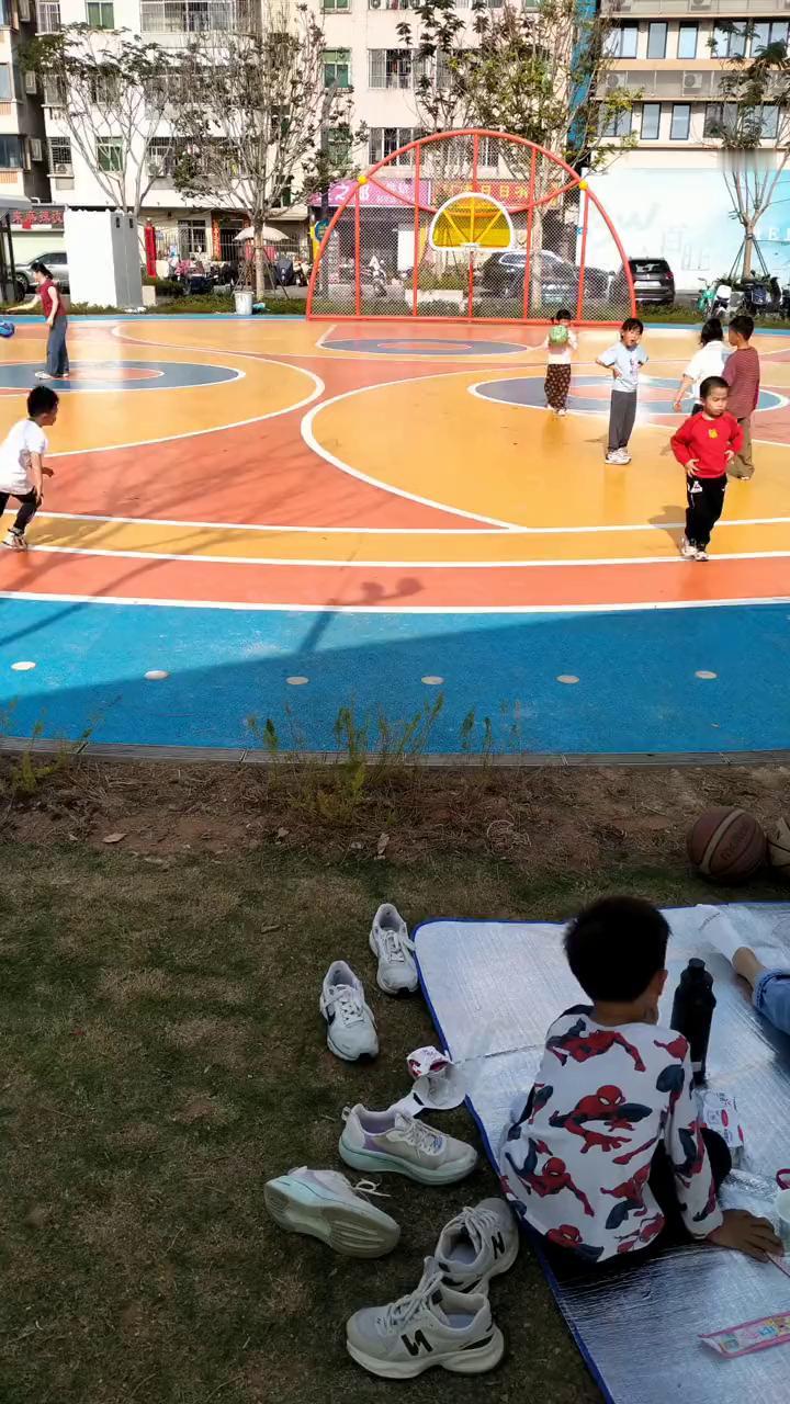 百旺地铁站篮球公园位于深圳市南山区西丽街道百旺社区地铁13号线百旺站A出口100