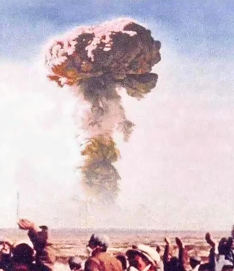 中国科技崛起的辉煌十年！1956到1966这十年里，在"向科学进军"的响亮号召下