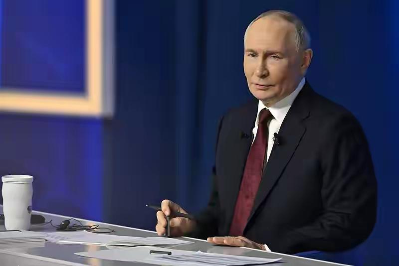 【白嫖不可能】
当地时间12月19日，俄罗斯总统普京在莫斯科举行年度记者会表示，