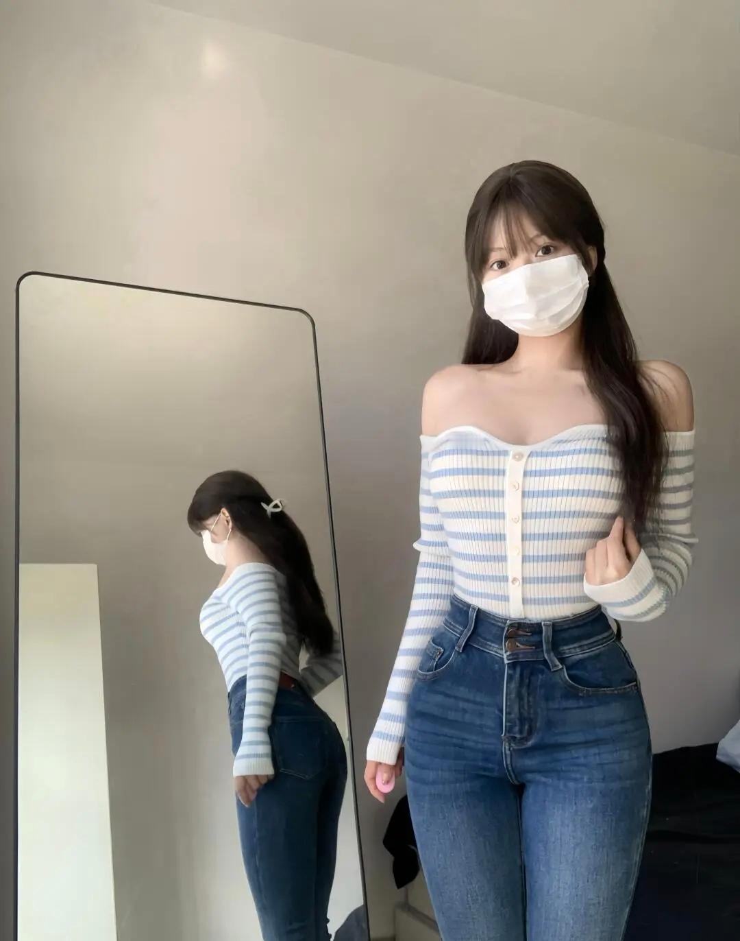 清新早春穿搭指南：条纹毛衣+牛仔裤，简约时尚！🌸👗👖