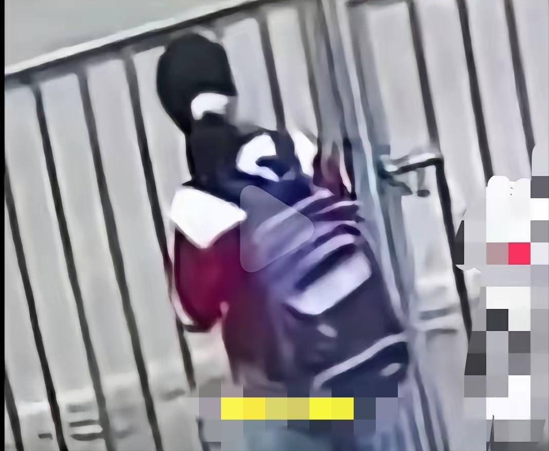 贵州省毕节市威宁县小海镇，一位刚上小学三年级的女孩袁某某，在4月7日下午4点左右