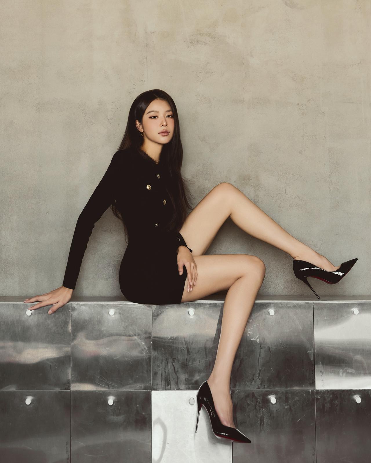 越南网红画报，优雅高跟鞋女神！