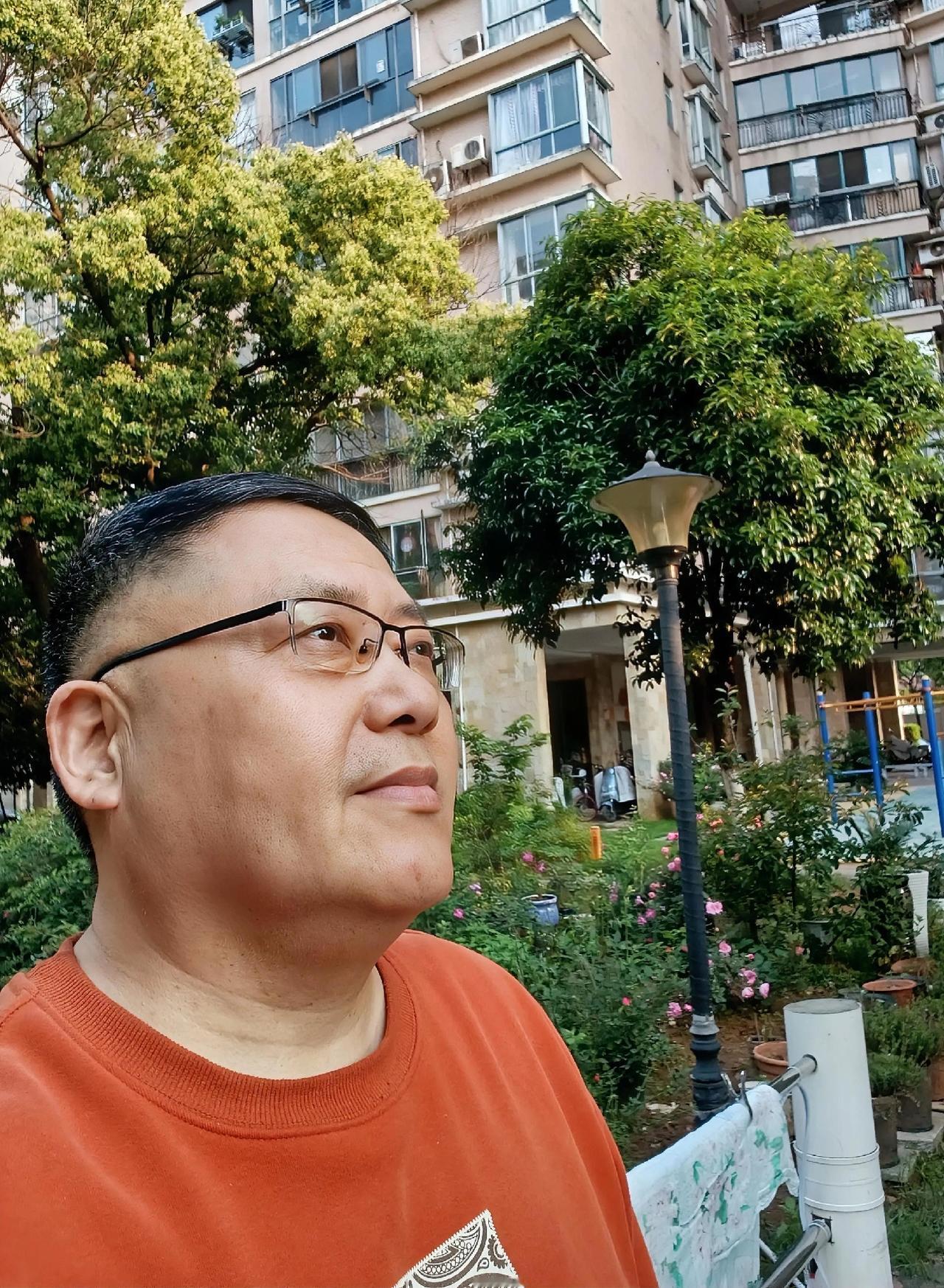 很多人都说老王啊，你的小作文经常谈一些找老伴，找老婆的话题，你太懂流量，你太会搞