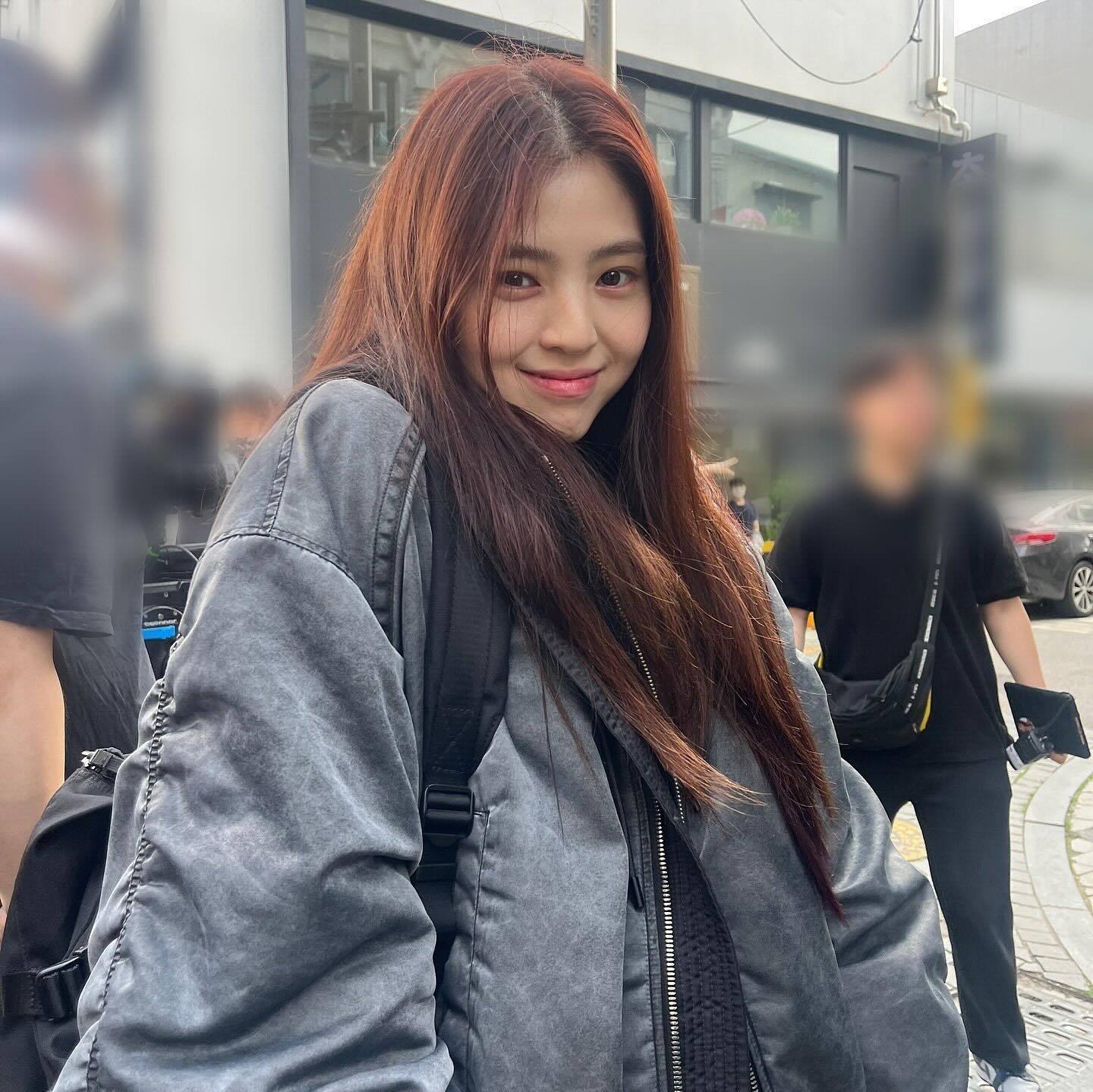 ☺︎ ​​​