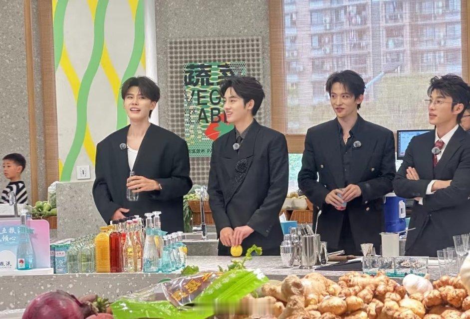 风华合伙人 我的评分：风华合伙人等你评 ，风华合伙人谁还没看《风华合伙人》我都会