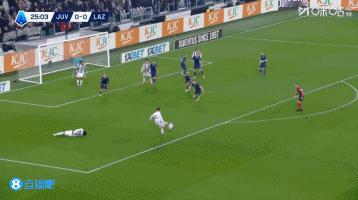 什么情况！？第25分钟，伊尔迪兹助攻零号特工库普梅纳斯爆射破门！你妇主场1比0领