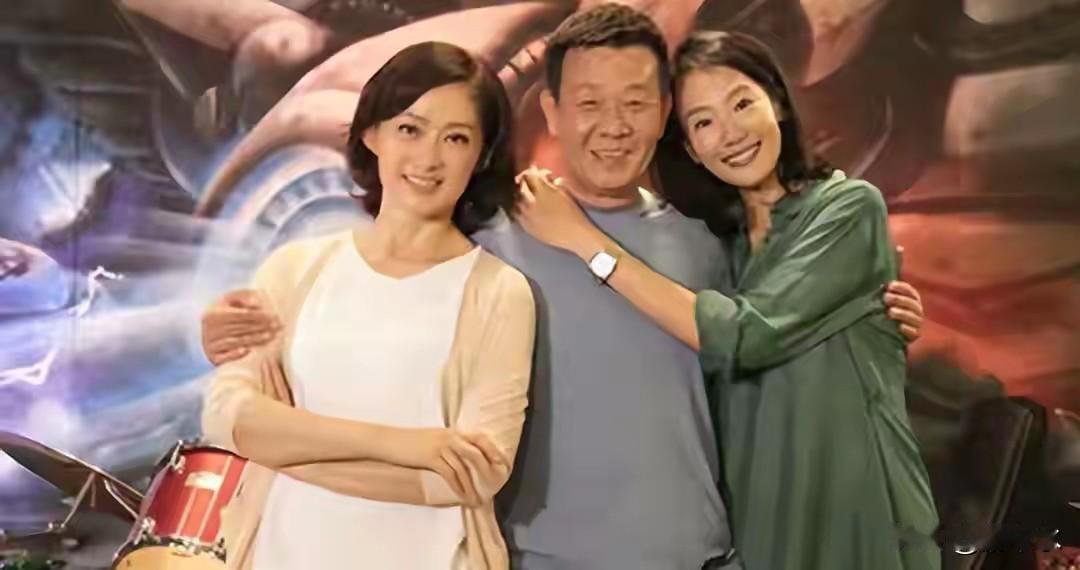 一妻一妾楼上楼下同住30年，71岁寇世勋的人生太离谱
 
     凭借《一剪梅