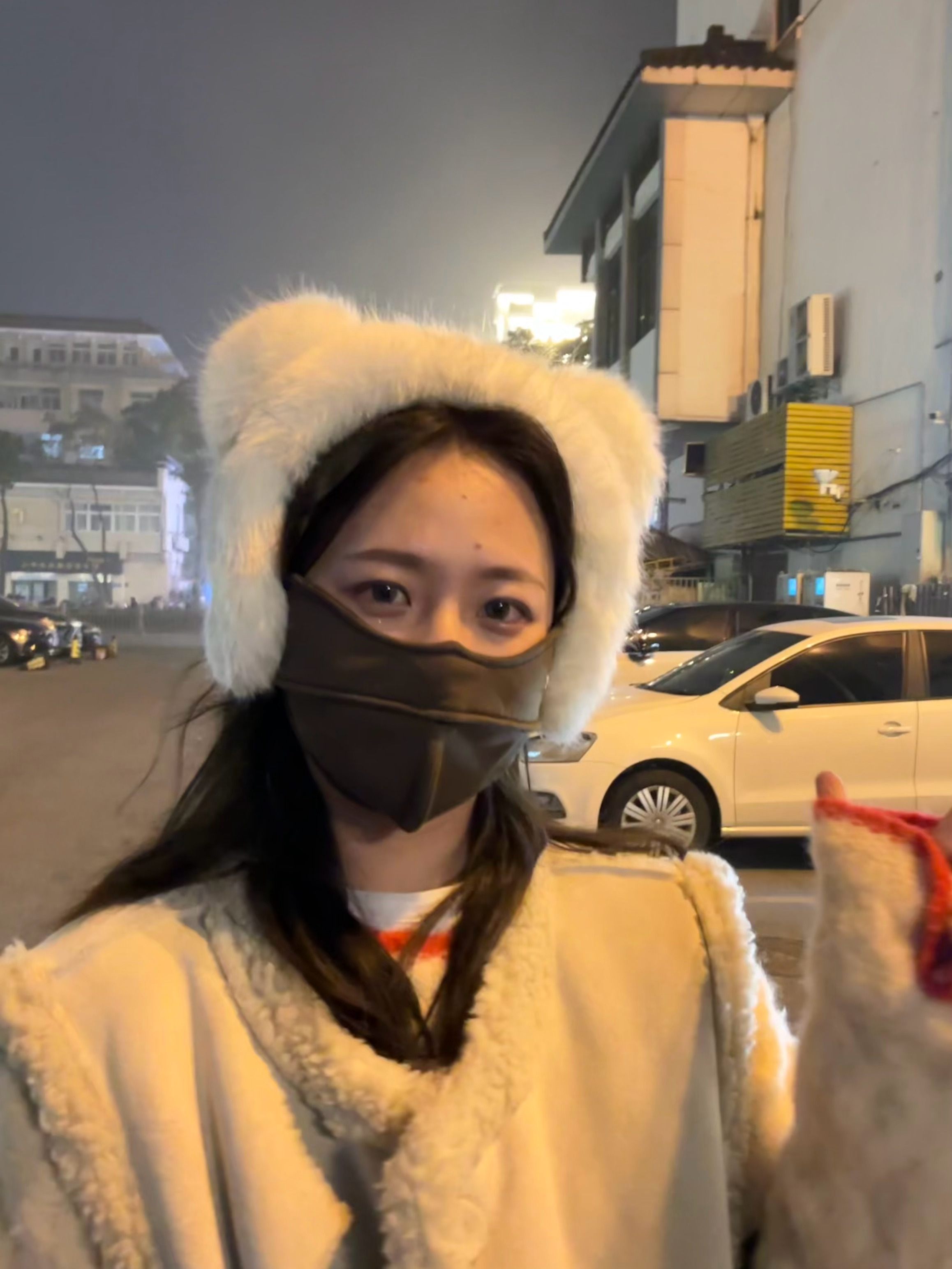 我仍然记得 那天早上醒的也不算晚六点来钟 接到了还是姨妈的电话 说外公不行了 让