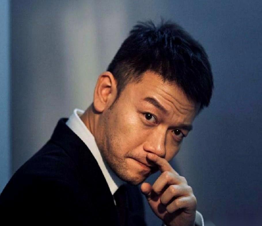 我勒个去！凌晨一点不到，刷到郭帆导演那句“想你了”，心一下子就揪起来了。唉，又是