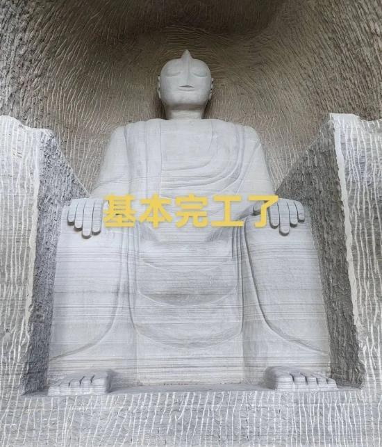 四川男子在石壁上雕刻2.8米高“奥特曼”，称想在世界上留点痕