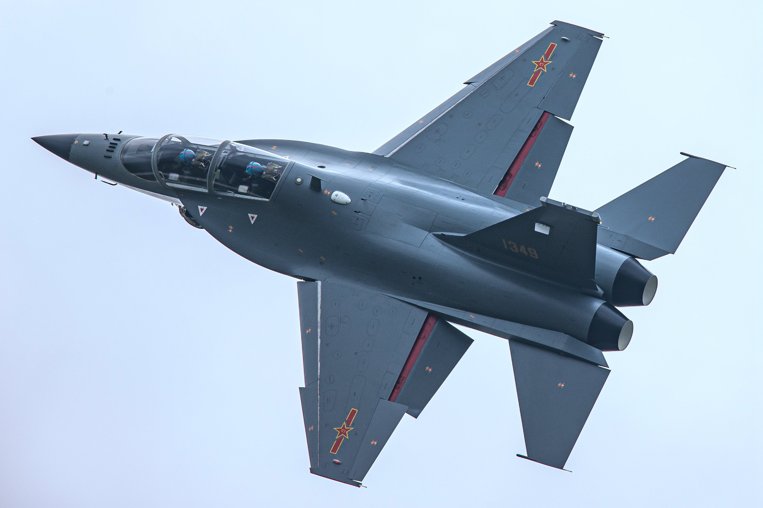 #航空新视野[超话]# 一个国家的空军，论现役双座战斗机和教练机，目前我国空军和
