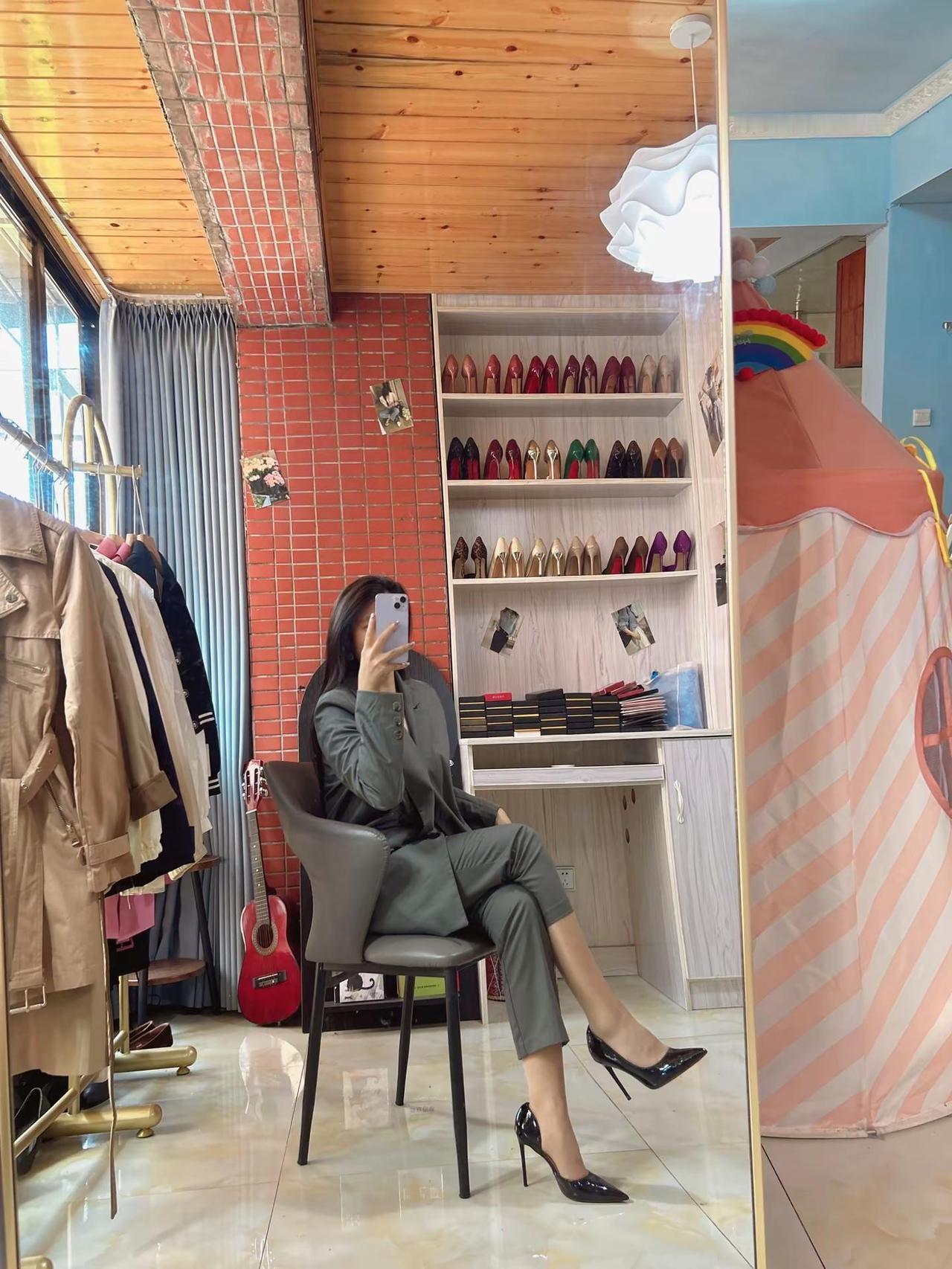 自己了解自己，比任何人的理解都有意思上班姐姐日常穿搭