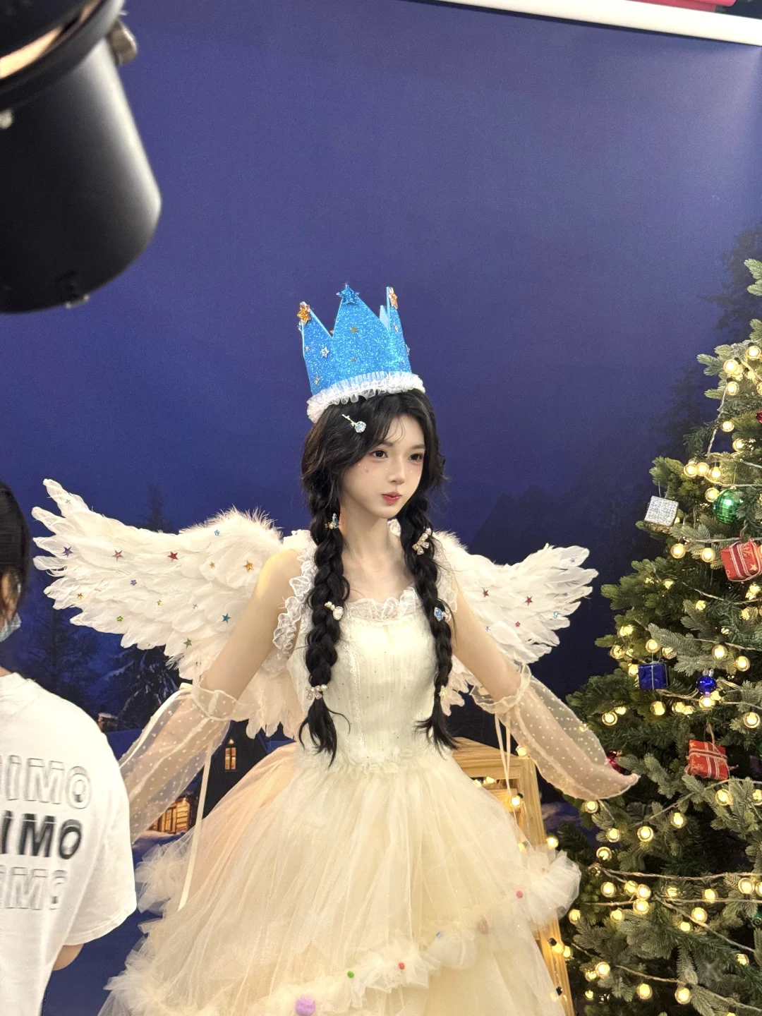 影棚卖萌被夸夸了