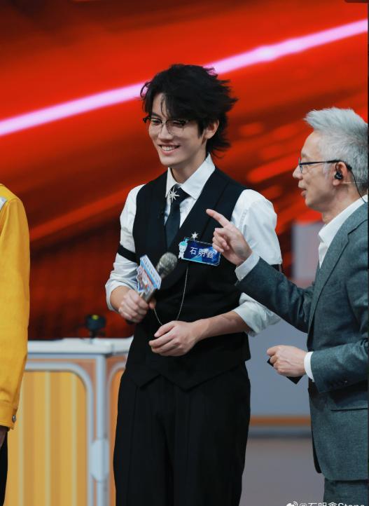 这下被石明鑫给装到了，最强大脑的五位脑王，除了淘汰的杨易，白宇鹏和他组cp，王宇