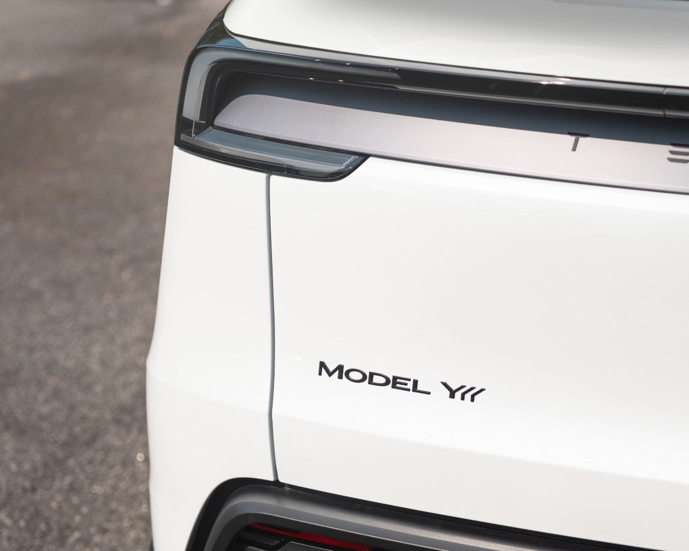 6月9日，特斯拉Model Y L开启马来西亚交付～ 