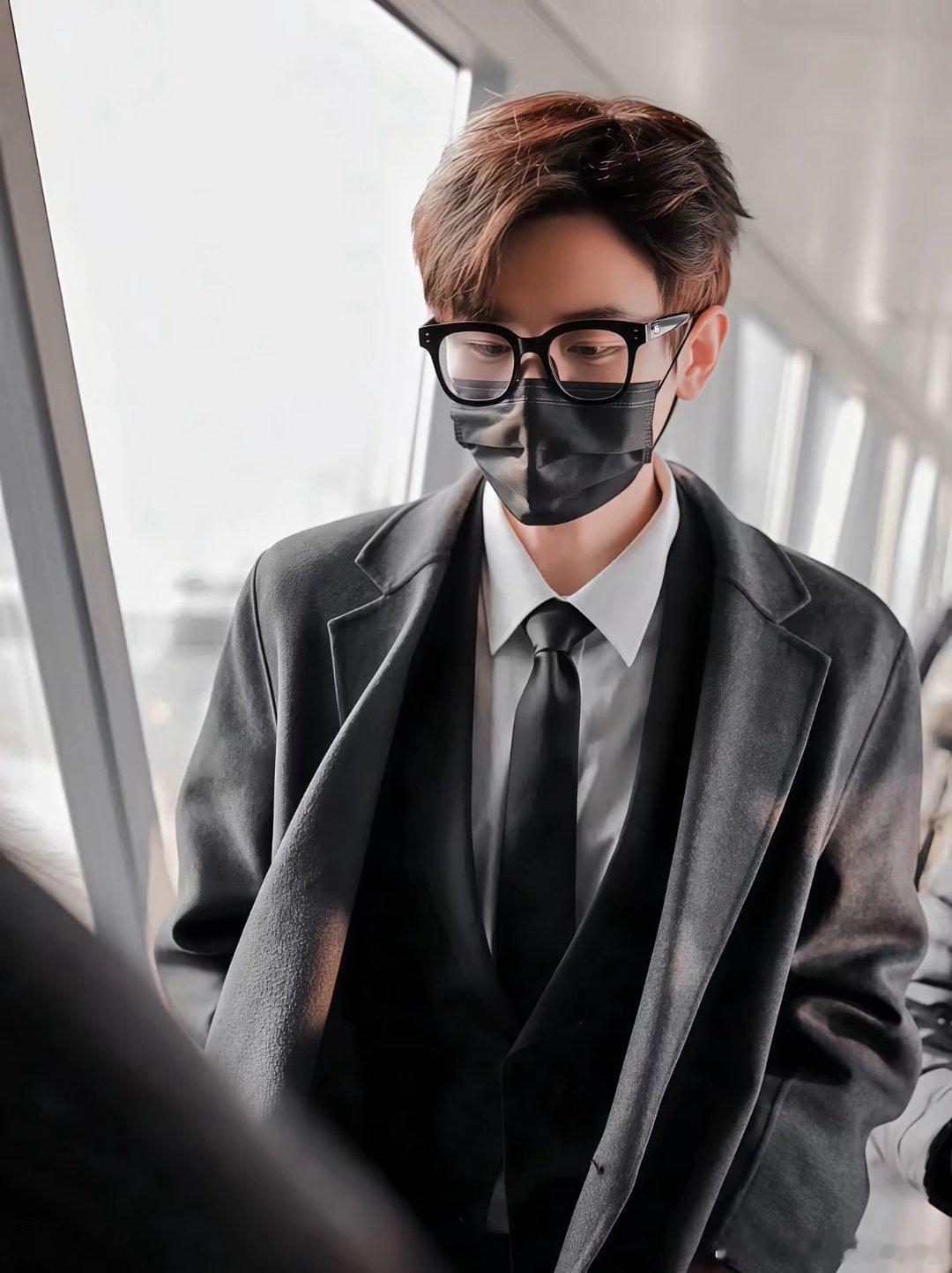 成毅长安二十四计cy成毅谢淮安 “因为心中有梦，所以暗里有光，遥遥无期，那又怎样