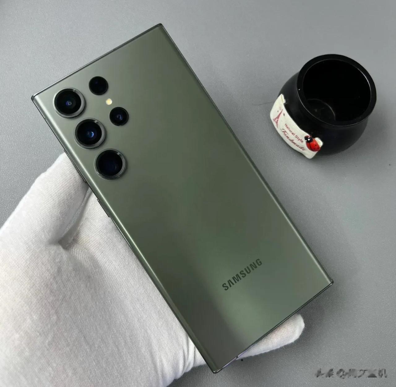 什么都想要，只会害了你呀，兄弟们。经常看到有小伙伴选手机特别纠结，看哪款手机都感