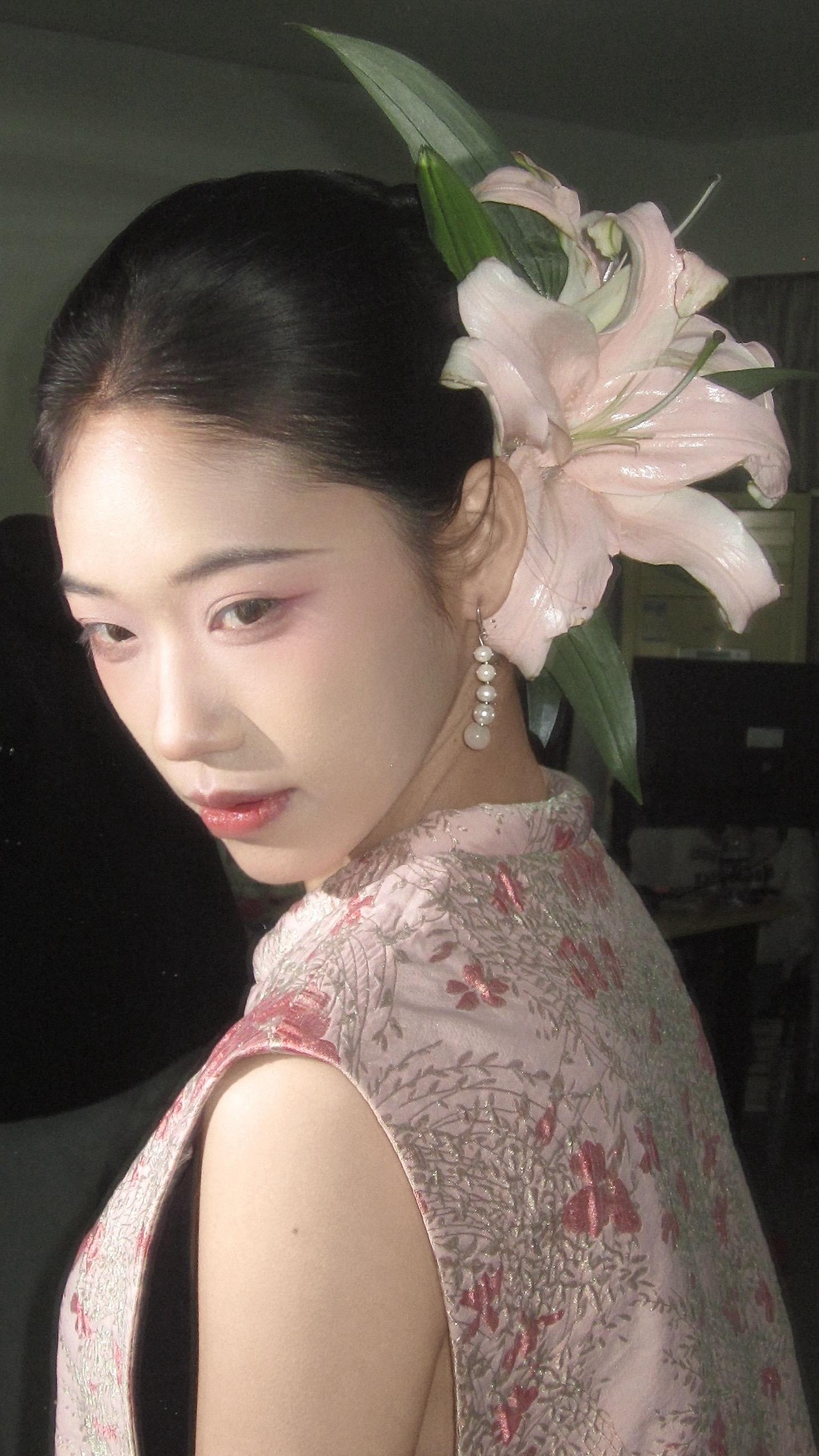 新中式发型新中式鲜花造型 国风计划 妆造