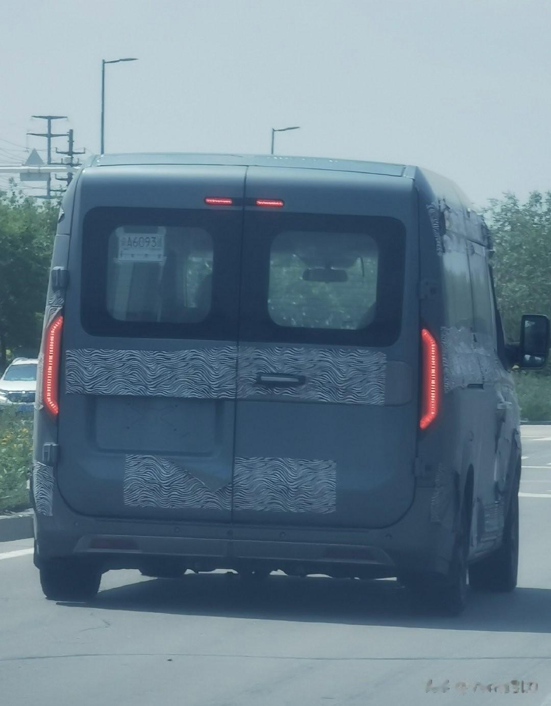 前些日子搞不清来源的路试神秘小Van，答案终于在工信部第374批公告揭晓了——重