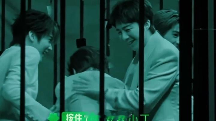 刘宇宁周柯宇下意识保护丁程鑫刘宇宁没白看恐怖片开始推理吧 有人觉得两人的保护很暖