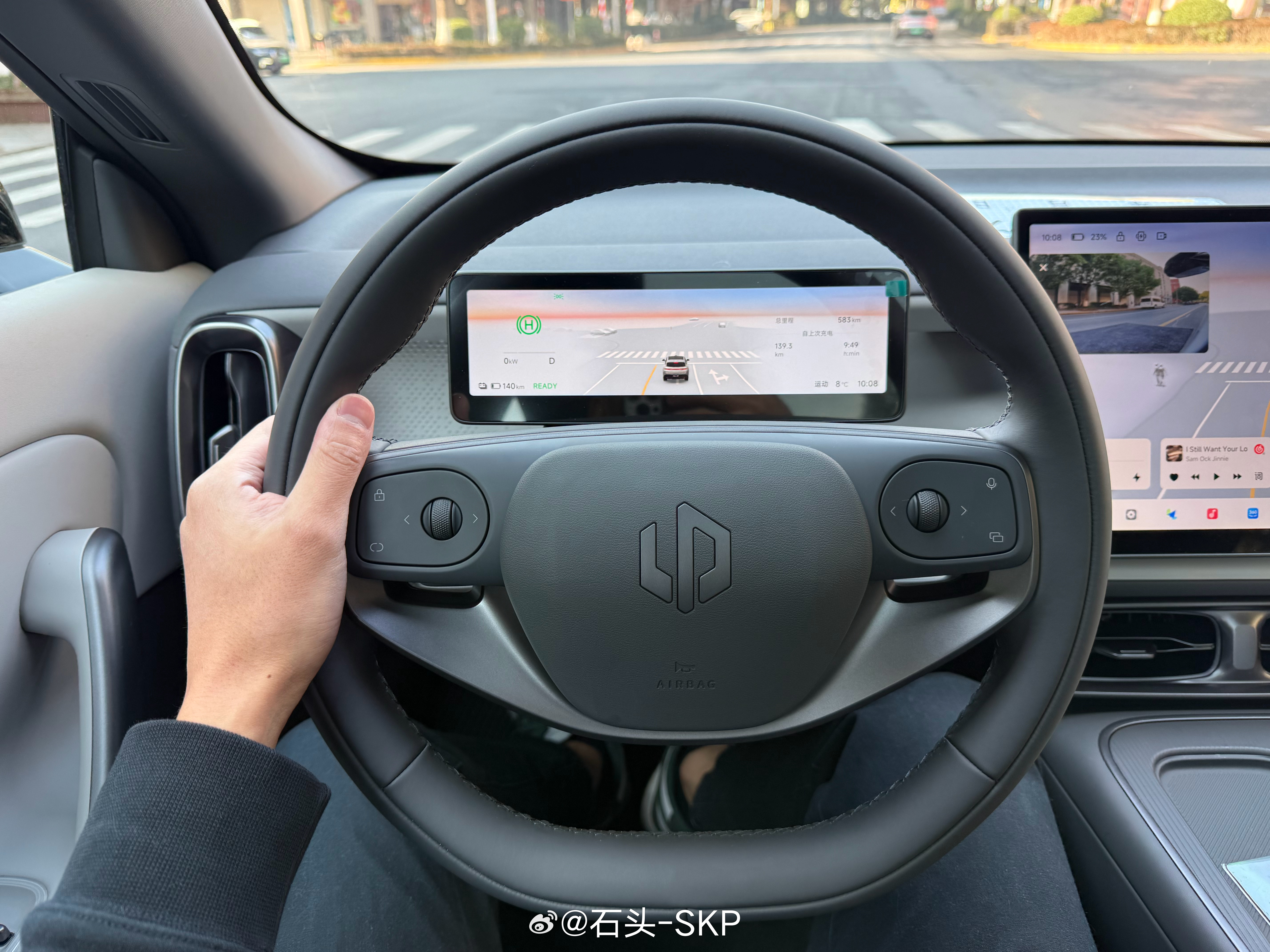 今天试年轻人的第一台lafa，忘记提问的可以继续提问汽场全开零跑lafa5