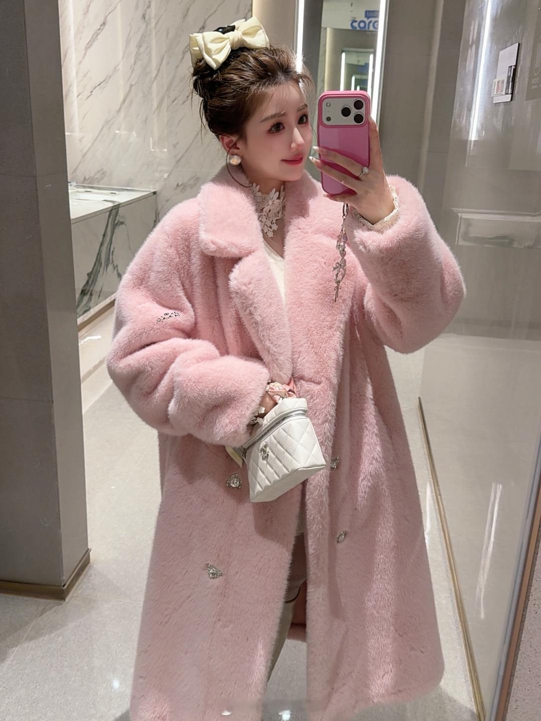 四个颜色的毛绒绒