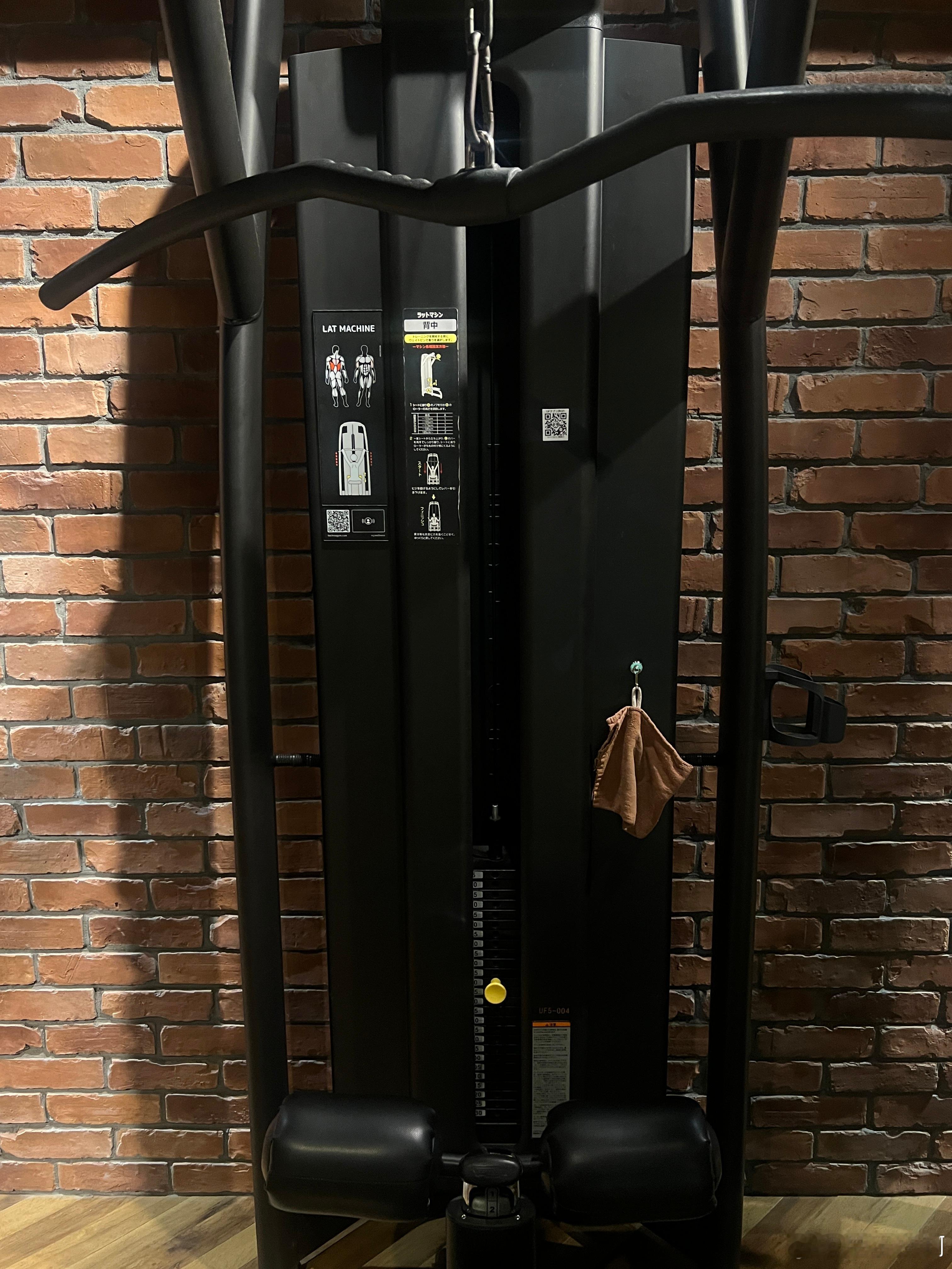 这应该是净滑轮吧？可以下拉60kg，但只能拉5个 