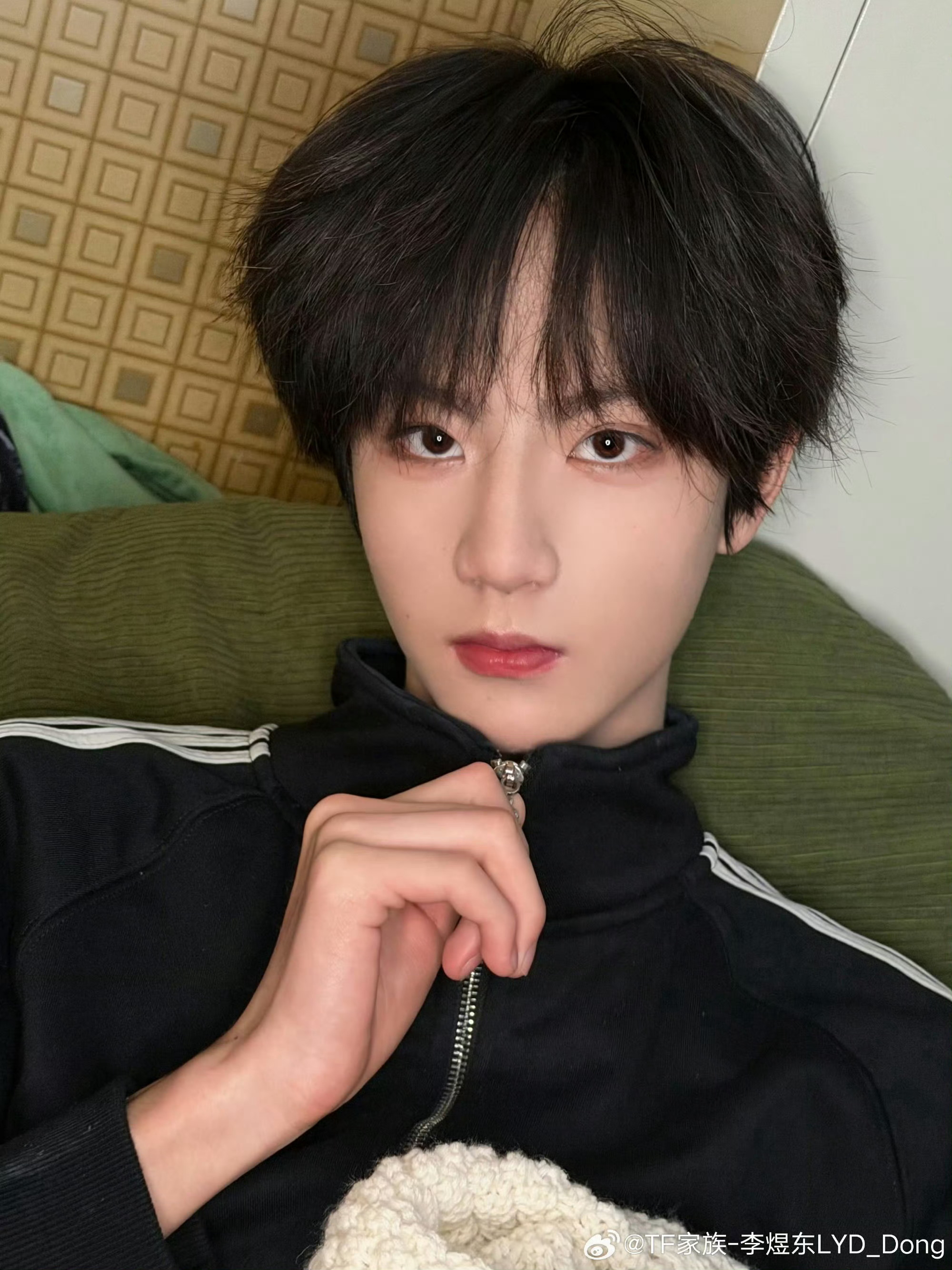 李煜东生日周边预售李煜东14岁生日纪念套装《咚咚游》及棉花娃娃今晚零点预售开启李