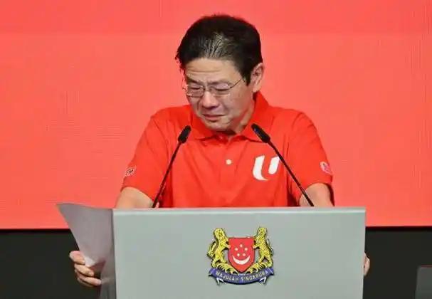 新加坡总理黄循财在集会上罕见落泪，因为靠收“过路费”躺赢的日子彻底结束了！新加坡
