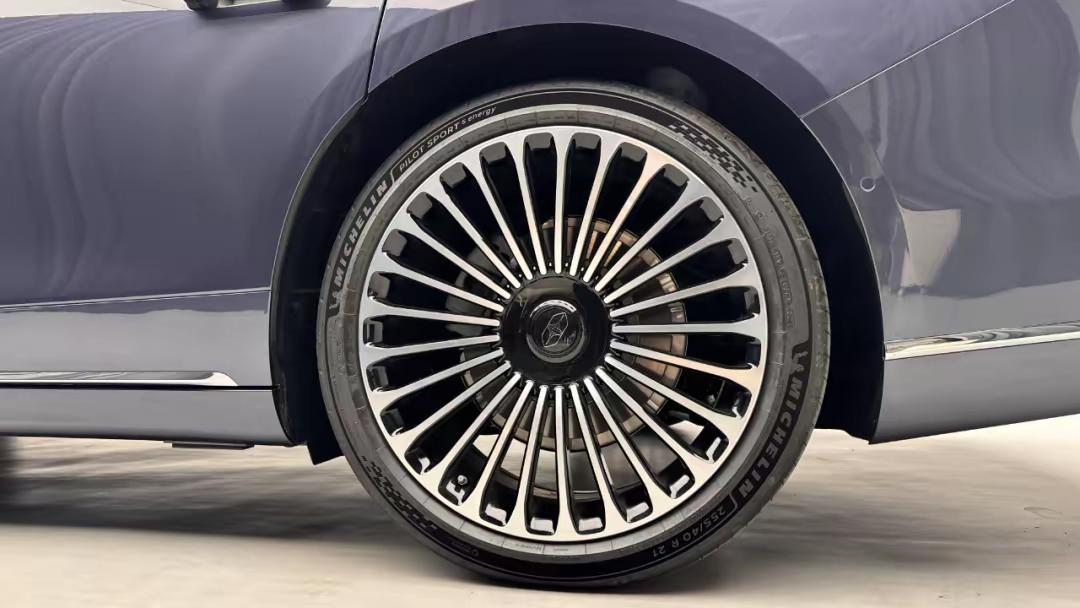 4. 新款享界S9纯电版降价7万 底盘全面升级：2026款享界S9推出，纯电版降