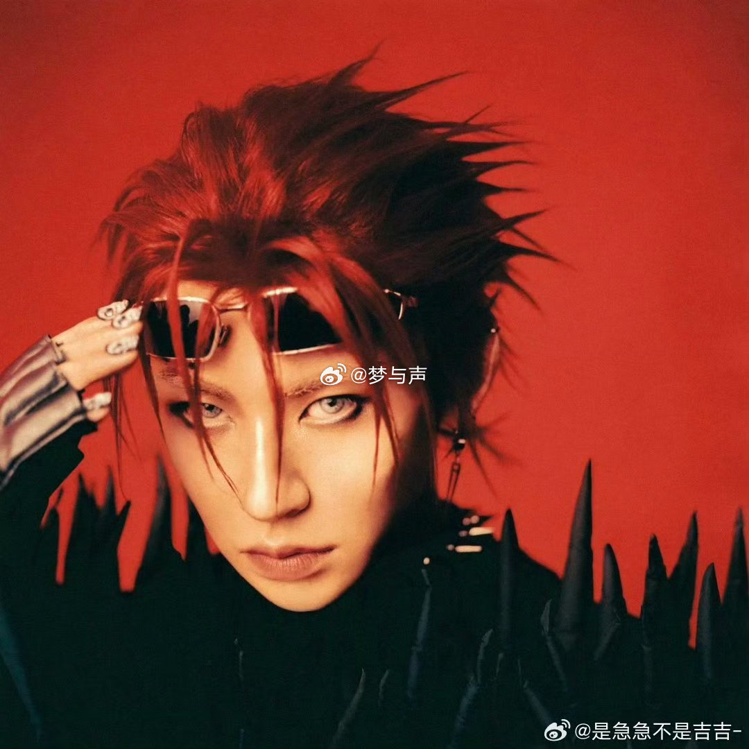 小鬼的星期六从星期五就开始了 温柔预热横跨两晚，小鬼把星期六的氛围感提前拉满。畅