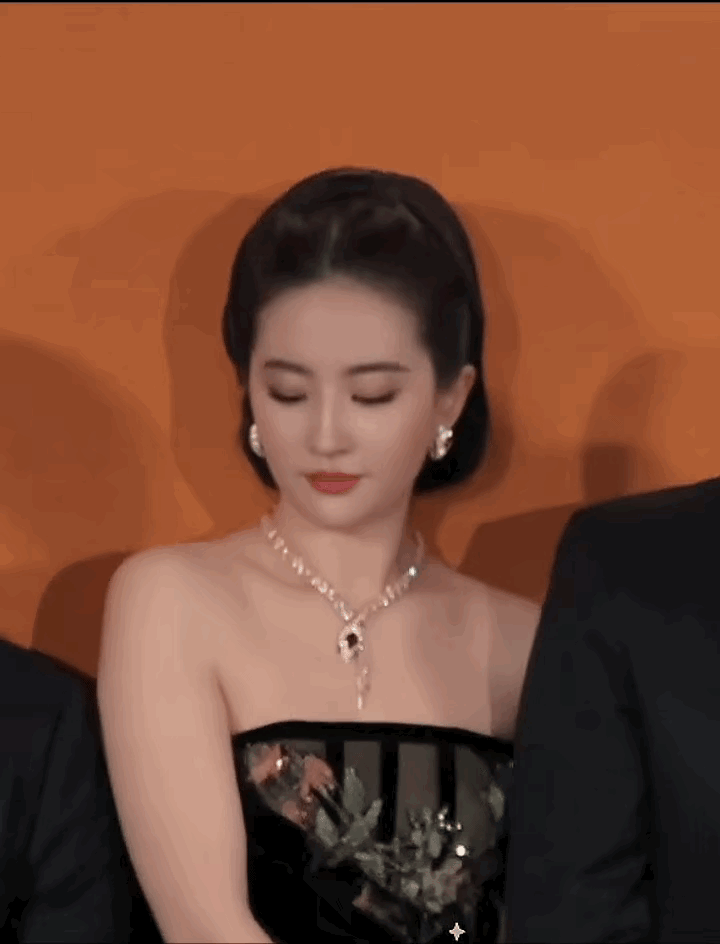 大胳膊与双下巴 