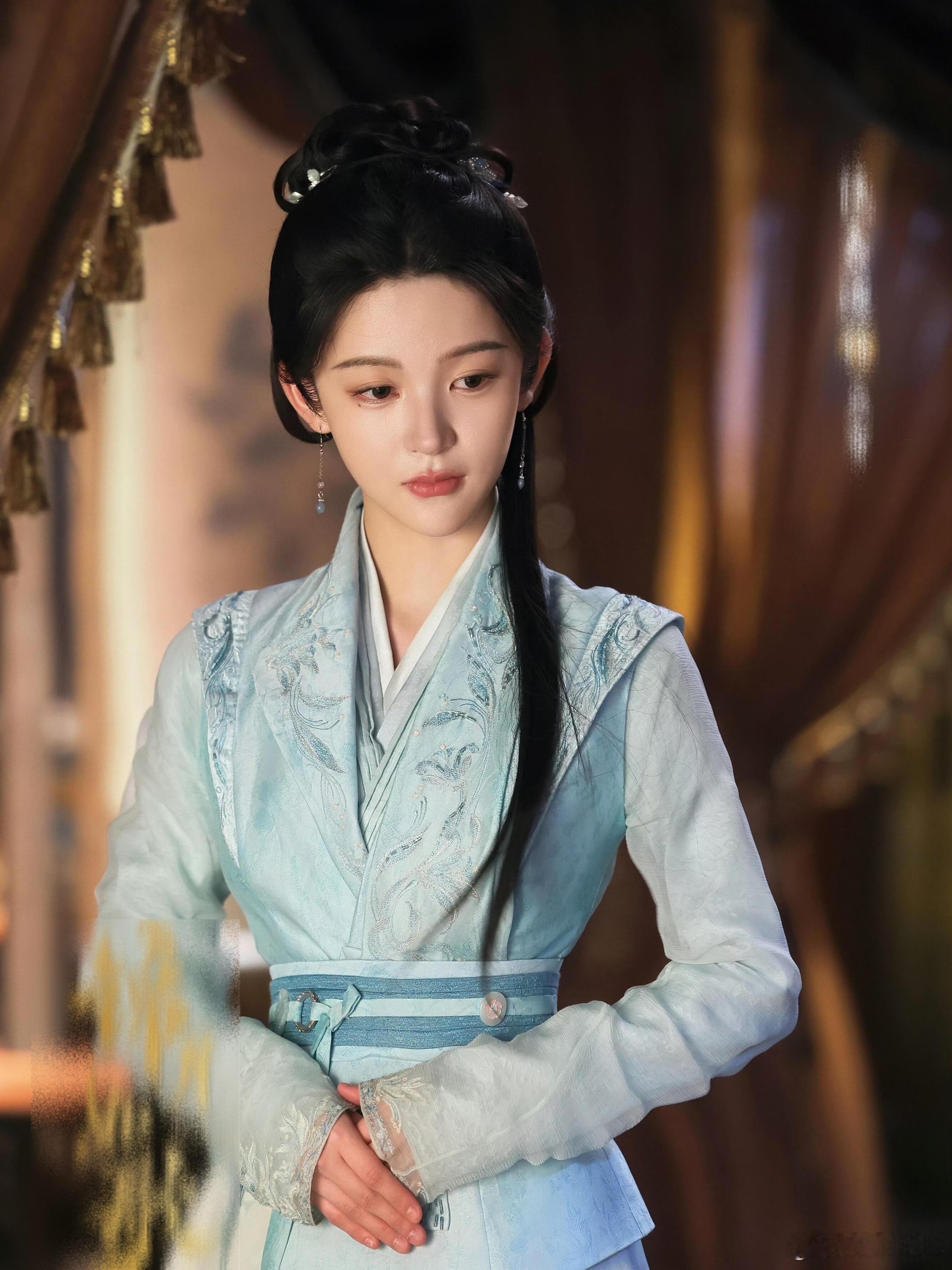 饶嘉迪的脸终于清晰了这个夜晚，饶嘉迪无疑是星光中最闪耀的一颗，经过高清镜头的捕捉