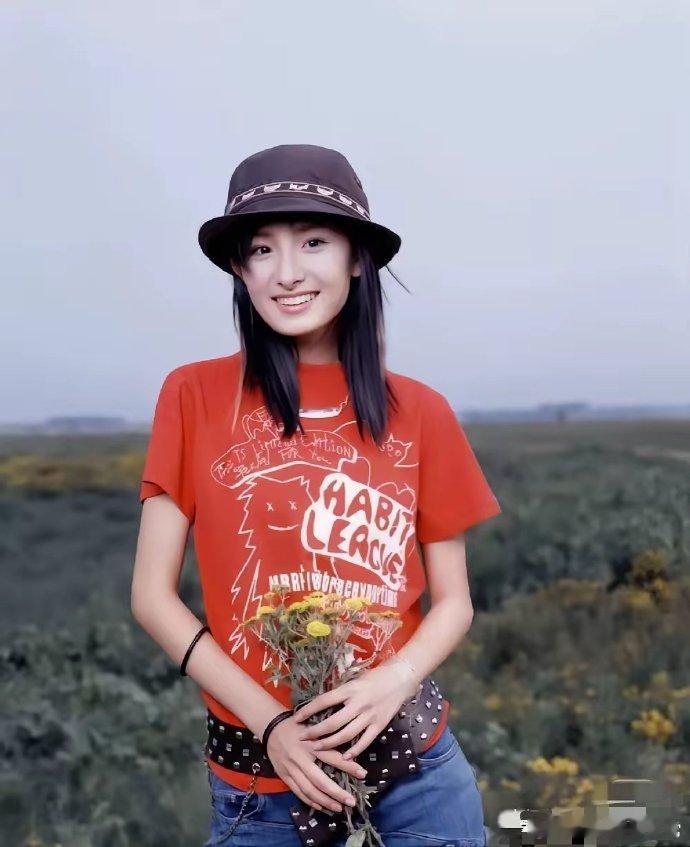 高中时期的杨幂，已经是瑞丽平面模特了 