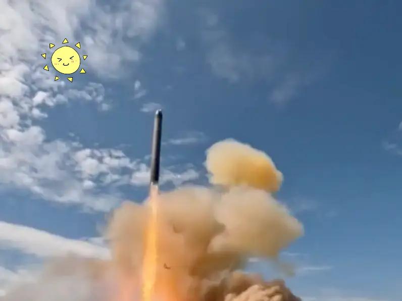 当地时间12日，俄罗斯宣布成功试射可搭载核弹头的新型洲际弹道导弹“萨尔马特”，并
