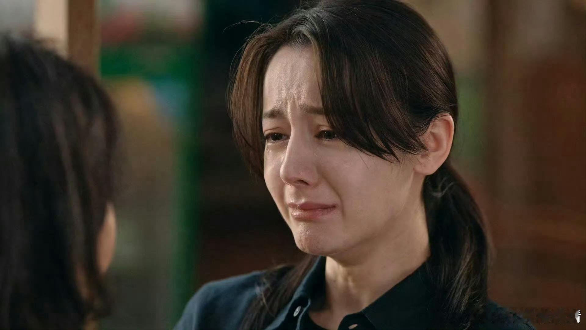 迪丽热巴今年交出两份满分演技答卷《利剑玫瑰》云合2700，《枭起青壤》1000＋