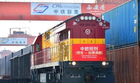 “中国人真是搞笑，搞什么中欧班列，现在成为笑柄了吧！”在2011年，美国媒体曾对