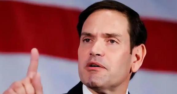 接连办砸2件大事，万斯被特朗普边缘化，转头帮扶反华急先锋上位

半年前，白宫接班