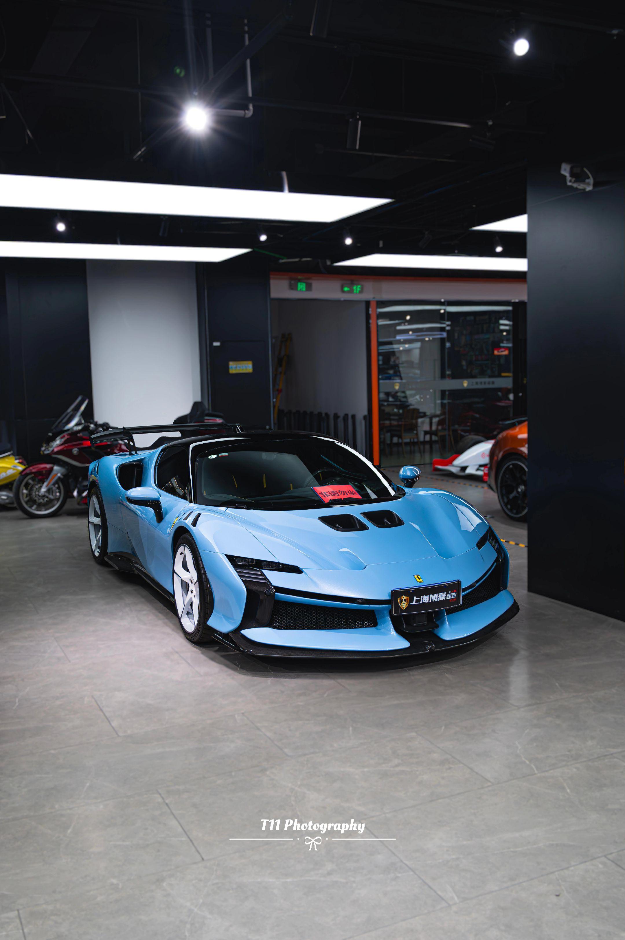 这个配色的SF90XX国内仅3台。Ferrari SF90 XX St...